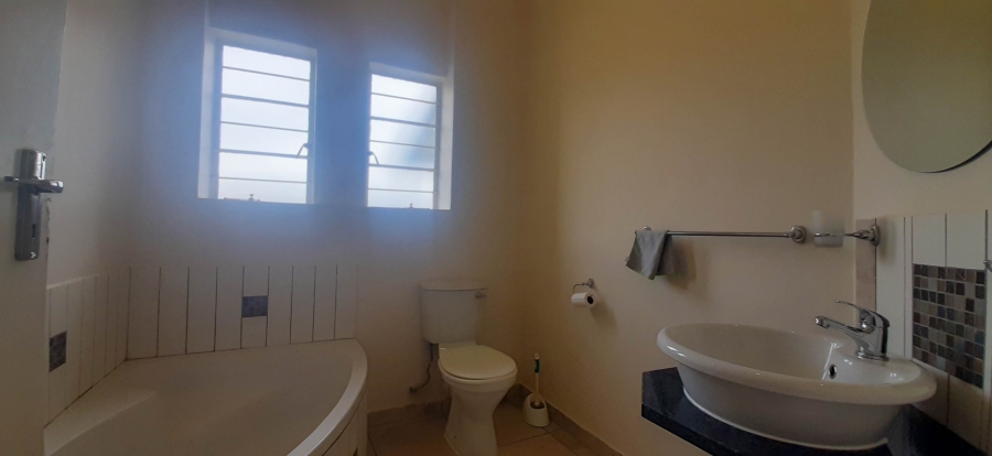 2 Bedroom Property for Sale in Waterval East North West